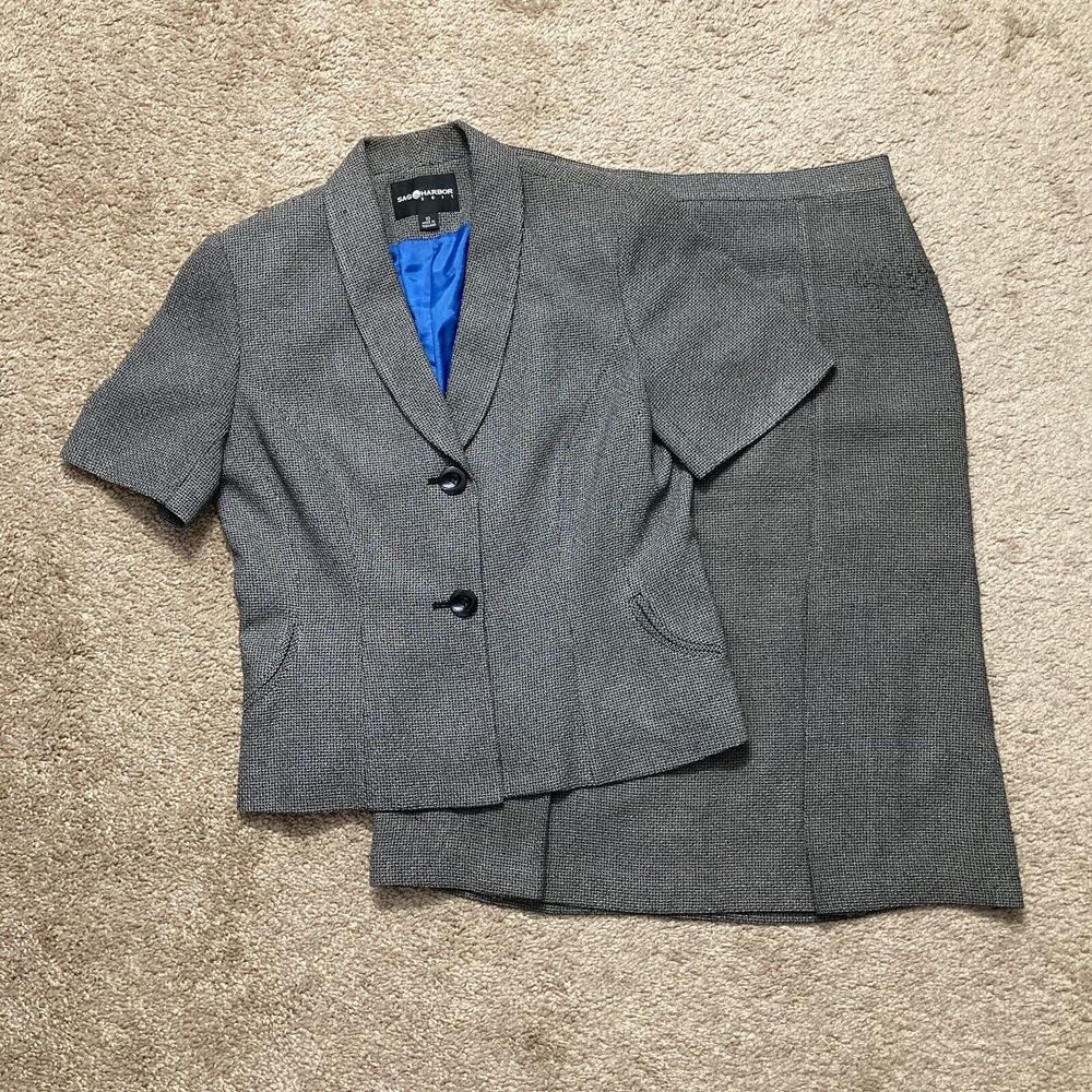 Sag Harbor Size 10 Gray Skirt Suit Set 2PC Career Church Business Shawl Collar